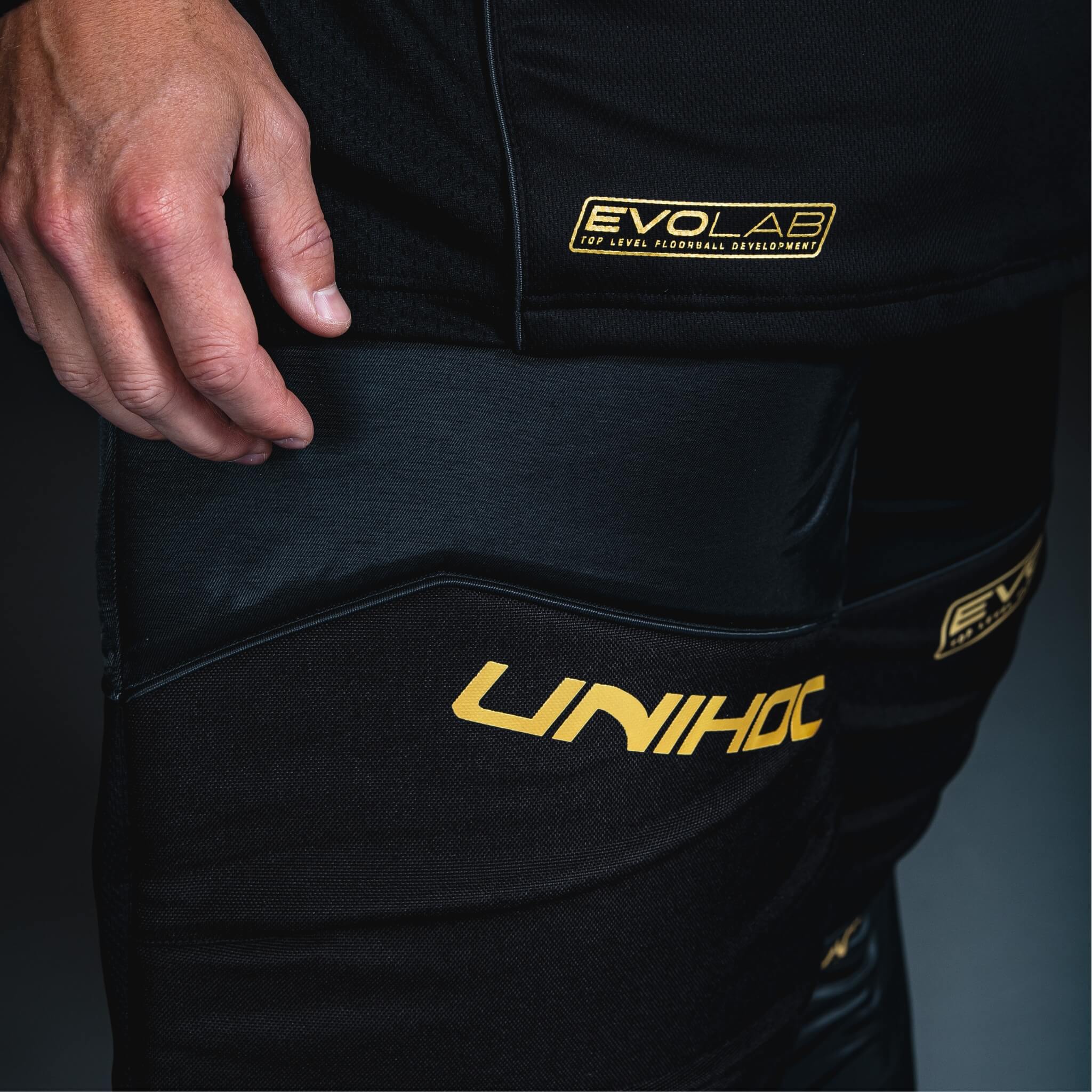 Unihoc Målvaktsbyxa ALPHA Evolab Black/Gold-Innebandy24